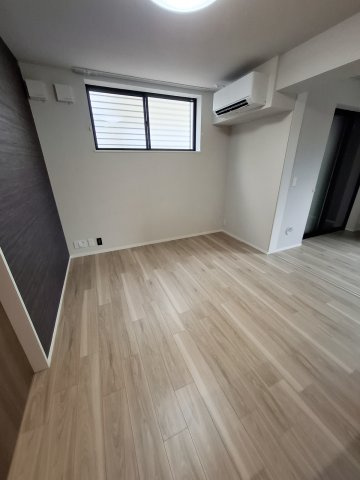 WING　TOWA　MAISONの居間・リビング