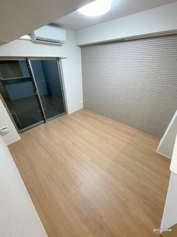 IBC Residence West　仲介手数料無料の居間・リビング