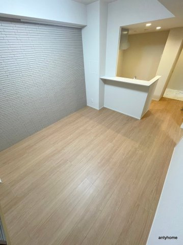 IBC Residence West　仲介手数料無料の居間・リビング