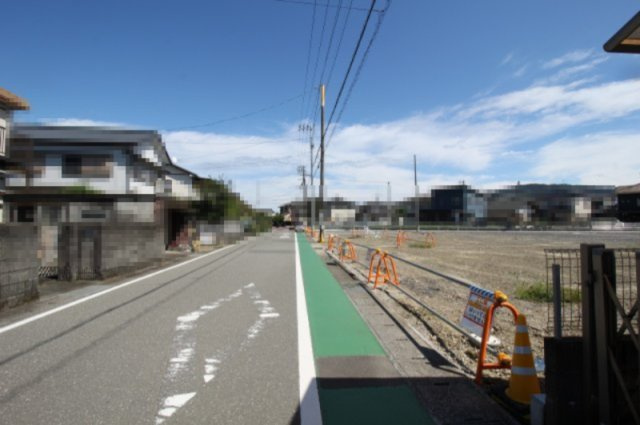 土佐市蓮池Ⅲ　2号地　建築条件なし　売土地（全9区画）の前面道路含む現地写真|前面道路　北側　
２号地　土地面積　230.07㎡（約69.59坪）