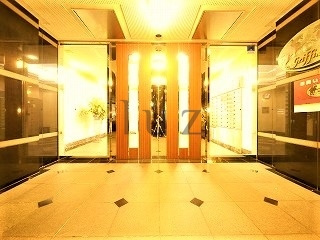 グリフィン横浜反町公園弐番館のエントランス