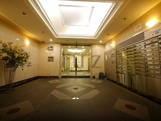 グリフィン横浜反町公園弐番館のロビー