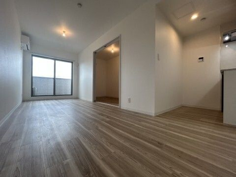 千葉市中央区村田町のアパートの居間・リビング