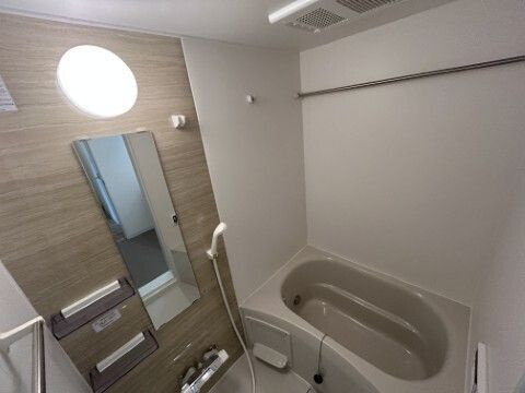 千葉市中央区村田町のアパートの浴室