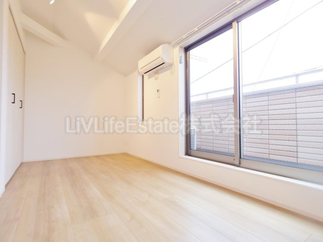 東村山市秋津町５丁目のアパートの居間・リビング