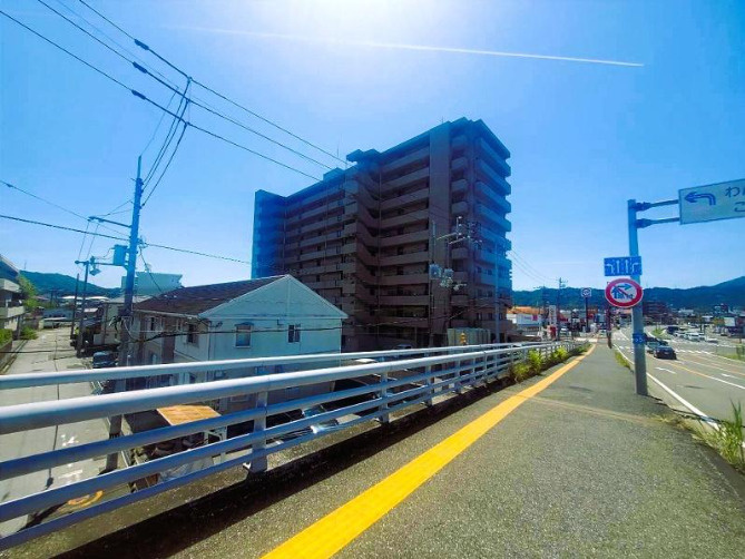 「小学校まで徒歩6分」高知市北新田町　サーパス鏡川大橋　中古マンション