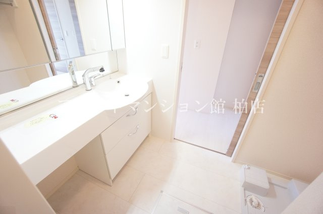 フェリス酒井根　Ⅰ の独立洗面台