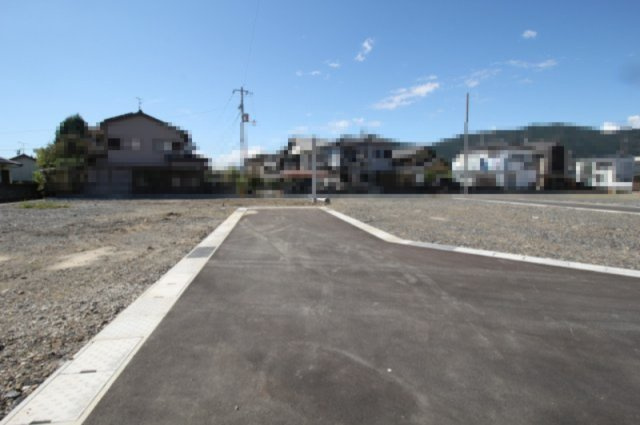 土佐市蓮池Ⅲ　8号地　建築条件なし　売土地（全9区画）の前面道路含む現地写真|前面道路　東側　
８号地　土地面積　279.25㎡（約84.47坪）