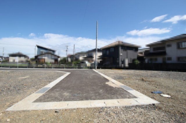 土佐市蓮池Ⅲ　8号地　建築条件なし　売土地（全9区画）の前面道路含む現地写真|前面道路　東側　
８号地　土地面積　279.25㎡（約84.47坪）