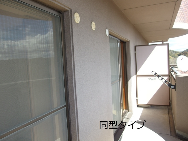 天神山マンションⅠ号館のバルコニー