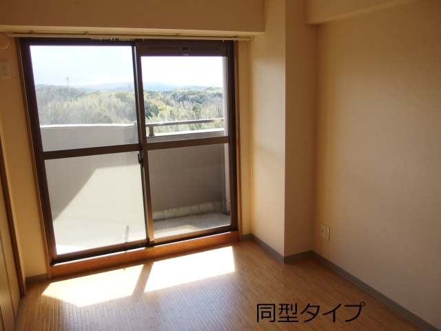 天神山マンションⅠ号館の洋室