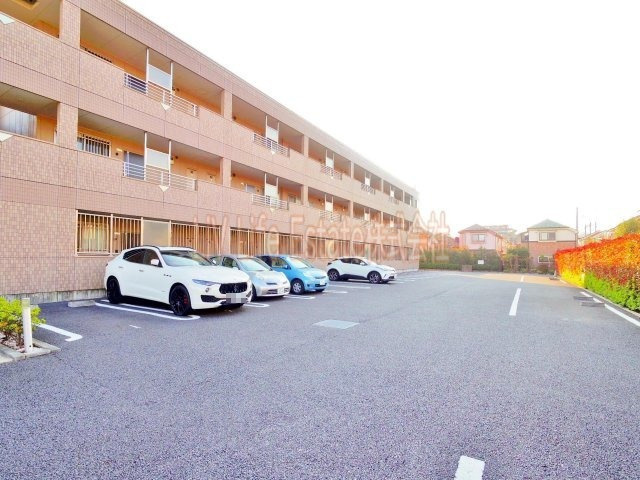 ブルーム（ＢＬＯＯＭ）の駐車場