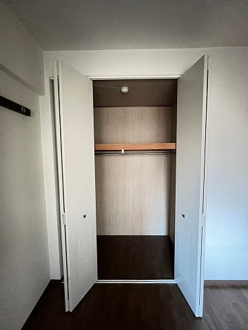 尼崎市南塚口町１丁目の賃貸マンションの収納