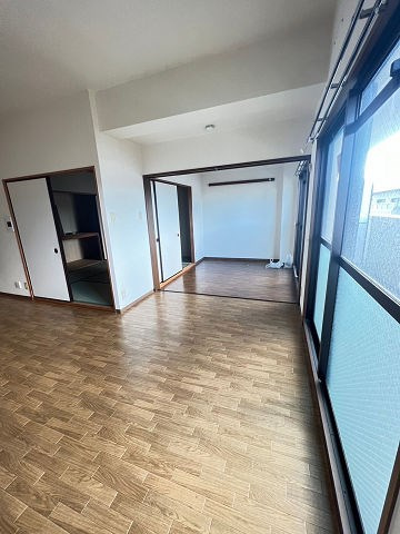 尼崎市南塚口町１丁目の賃貸マンションの居間・リビング