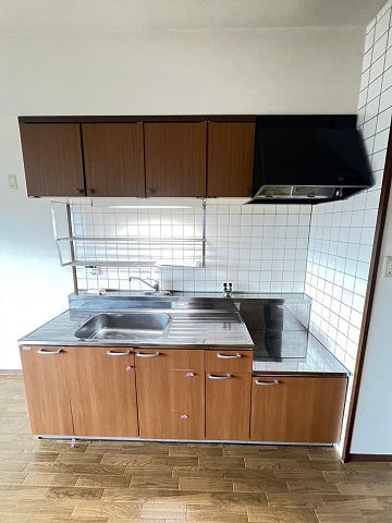 尼崎市南塚口町１丁目の賃貸マンションのキッチン