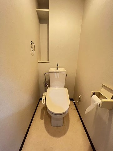 尼崎市南塚口町１丁目の賃貸マンションのトイレ