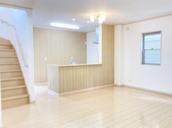 八王子市大谷町　中古戸建の居間・リビング