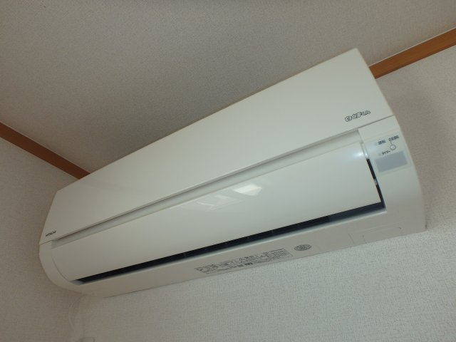 グランパレＫ Aの設備|総社市井手　グランパレＫ　1LDＫ　リビングエアコン
