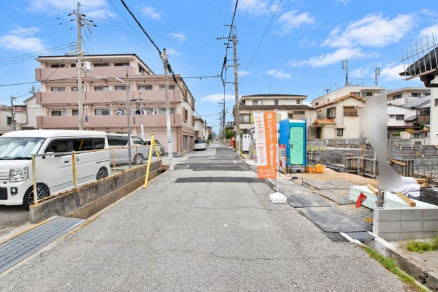 KEIAI GRACE稲葉荘1丁目新築一戸建て│3SLDK+駐車2台可（制限有）の前面道路含む現地写真|前面道路は西側5.9ｍ公道です。