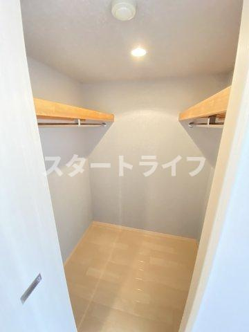 大阪市淀川区西中島２丁目の賃貸マンションの収納