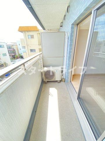 大阪市淀川区西中島２丁目の賃貸マンションのバルコニー