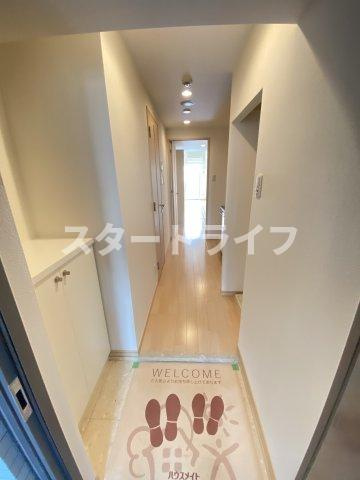 大阪市淀川区西中島２丁目の賃貸マンションの玄関