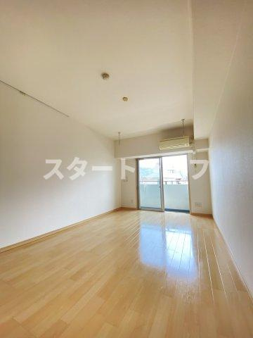 大阪市淀川区西中島２丁目の賃貸マンションの居間・リビング