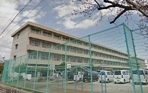 ラピスールの周辺|川島小学校まで2400m