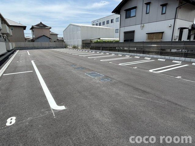 D crest 高柳の駐車場