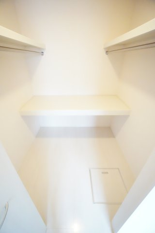 【収納】 | バードネイチャーC棟 | ※同物件・反転タイプの写真です。