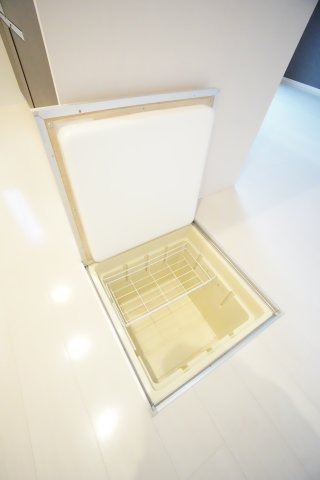 【収納】 | バードネイチャーC棟 | ※同物件・反転タイプの写真です。