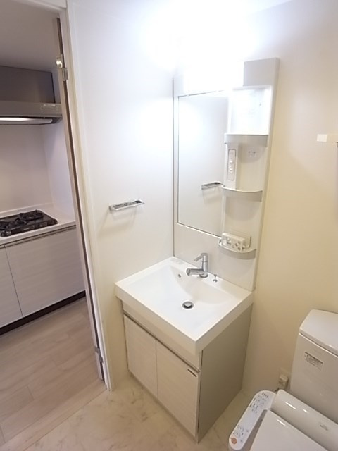 尼崎市昭和南通３丁目の賃貸マンションの洗面所