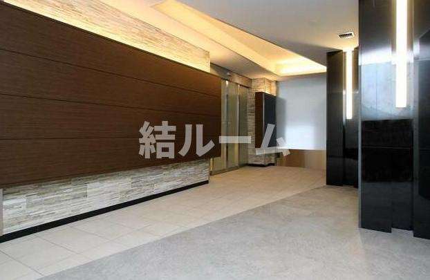 台東区根岸２丁目の賃貸マンションのエントランス