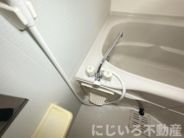 ジュネスBの浴室