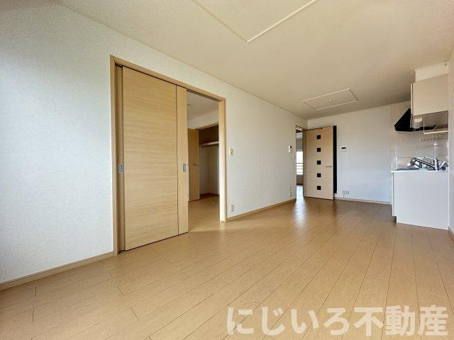 ジュネスBの居間・リビング