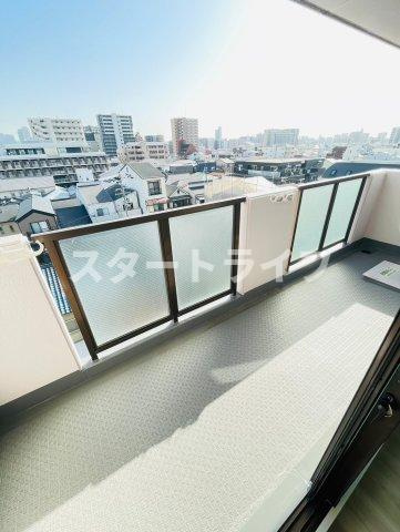 大阪市淀川区木川東２丁目の賃貸マンションのバルコニー
