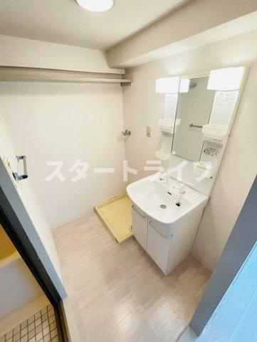 大阪市淀川区木川東２丁目の賃貸マンションの洗面所