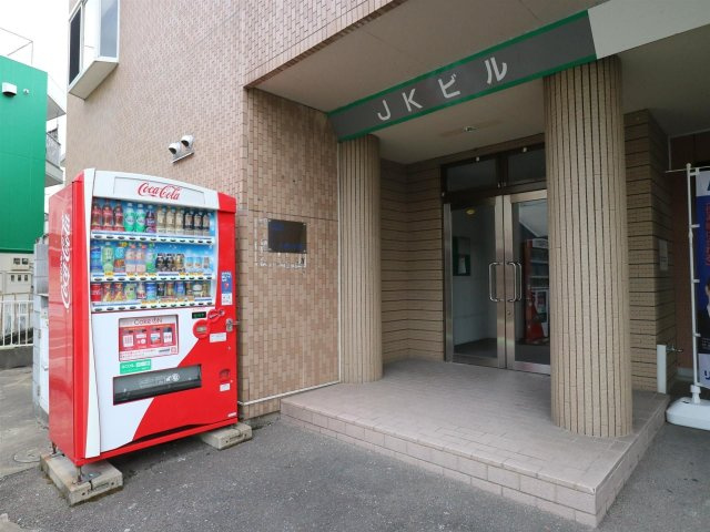 JKビルのエントランス