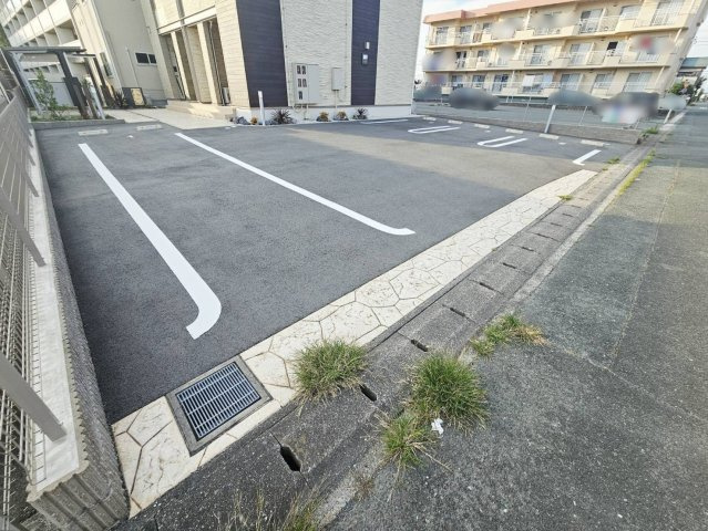 ココ・ラシックの駐車場