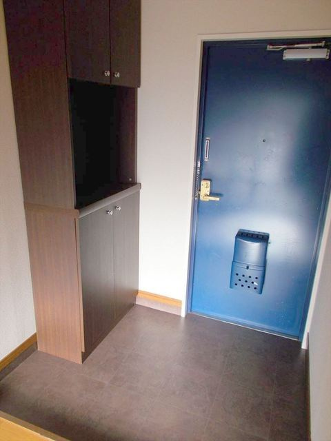 川口第二マンションの玄関