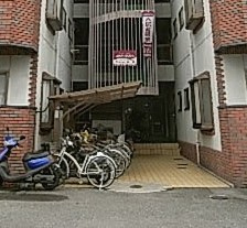 川口第2マンションのエントランス