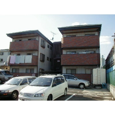 川口第二マンションの外観