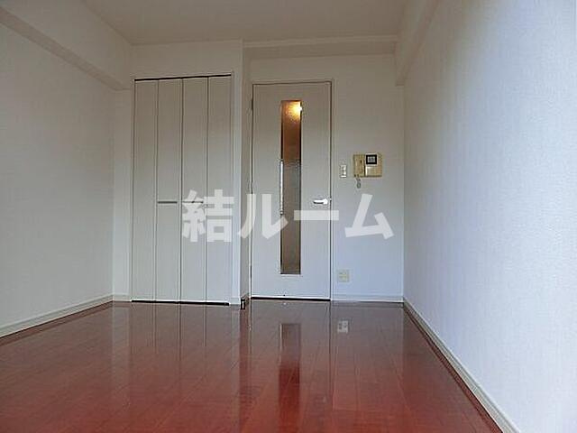 新宿区西五軒町の賃貸マンションの居間・リビング