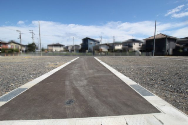 土佐市蓮池Ⅲ　4号地　建築条件付き　売土地（全9区画）の前面道路含む現地写真|前面道路　南側　
4号地　土地面積　247.26㎡（約74.79坪）
