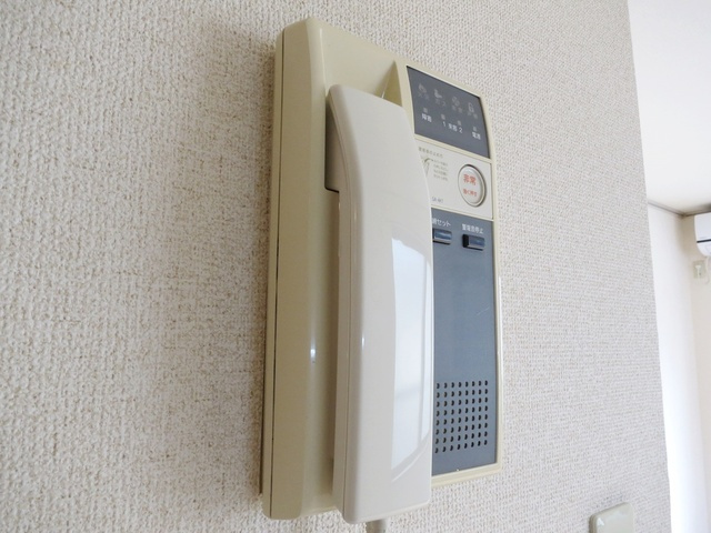 フォレスト小岩のセキュリティ|インターホン付きなので訪問者を確認できます。