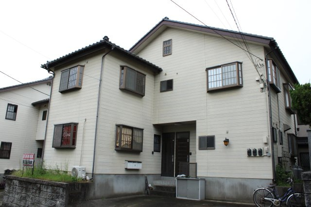 飯能市美杉台３丁目のアパートの外観