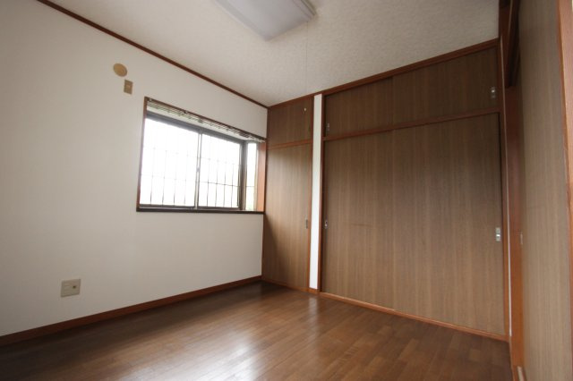 飯能市美杉台３丁目のアパートの洋室