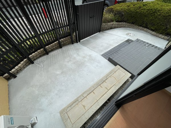 ビートルタウン アルル街E棟のバルコニー