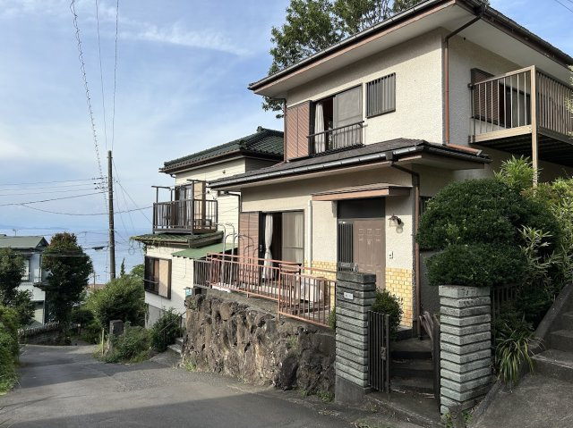 川奈　高台に建つ4DK　500万円の外観|高台に建つ物件です