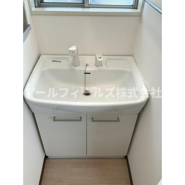 川島ビルの洗面所
